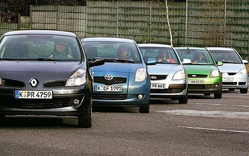 Toyota Yaris, Ford Fiesta, Kia Rio, Mitsubishi Colt, Renault Clio - Który największy wśród małych?