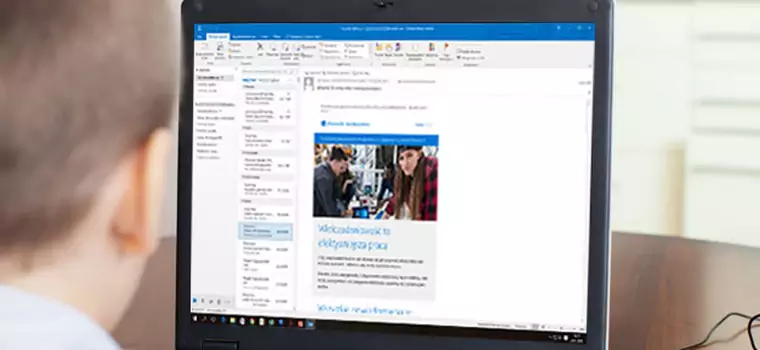 Microsoft: dark mode dla Outlook.com jest już blisko