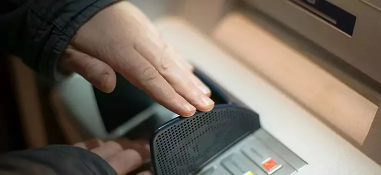 Bankomaty i terminale płatnicze mają poważną lukę. Można je przejąć smartfonem z NFC