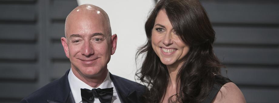 MacKenzie Scott (wówczas jeszcze MacKenzie Bezos) i Jeff Bezos na wspólnym zdjęciu w 2017 r.