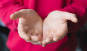  Co może być przyczyną drżenia rąk? 