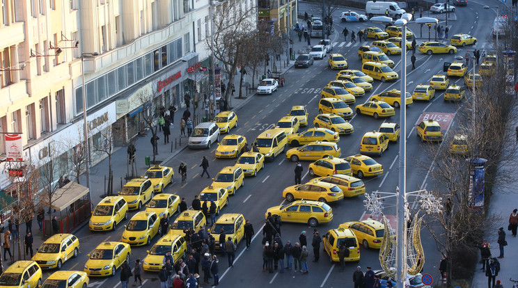 A budapest emberek megunták a rendszeres taxistüntetéseket /Fotó: Isza Ferenc