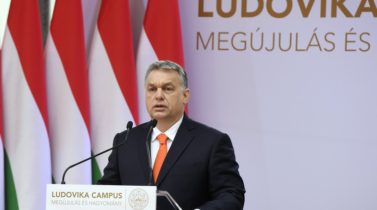 Orbán Viktor a Nemzeti Közszolgálati Egyetemen óvta a budapestieket a migránsoktól / Fotó: MTI-Koszticsák Szilárd