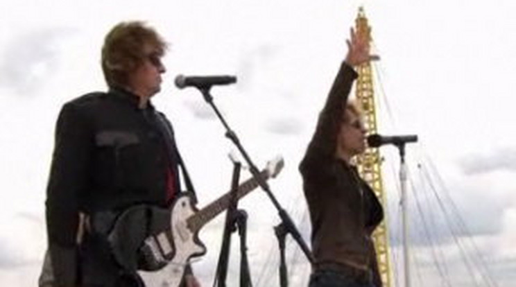 Bon Jovi lábai előtt hever London 