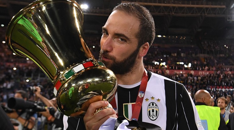 Higuaín 2017-ben olasz kupát is nyert a Juvéval /Fotó: Northfoto