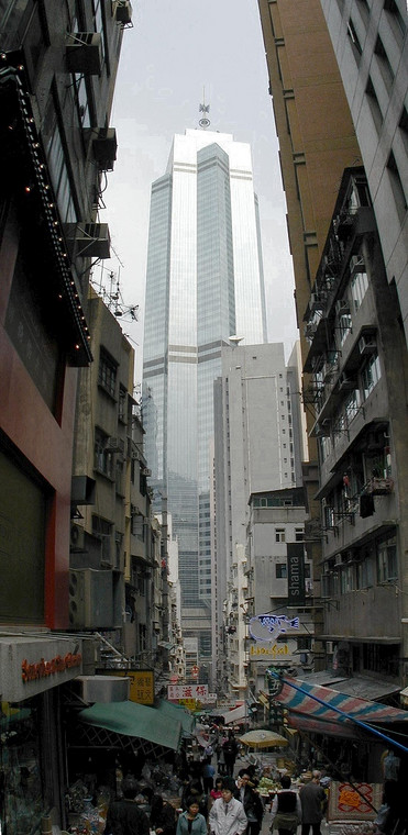 The Center w Hong-Hongu - wysokość budynku 346 m., ukończony w 1998 r. Fot. wikipedia.commons.org, Creative Commons Attribution-Share Alike 3.0 Unported