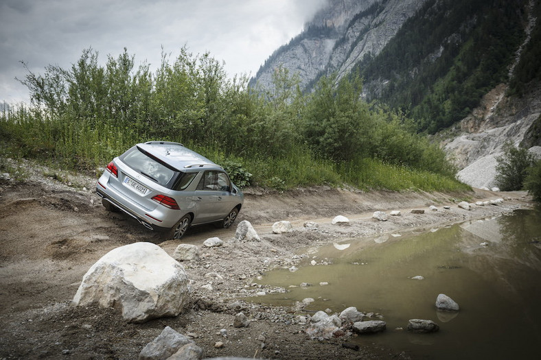 Mercedes GLE - papier ścierny plus aksamit