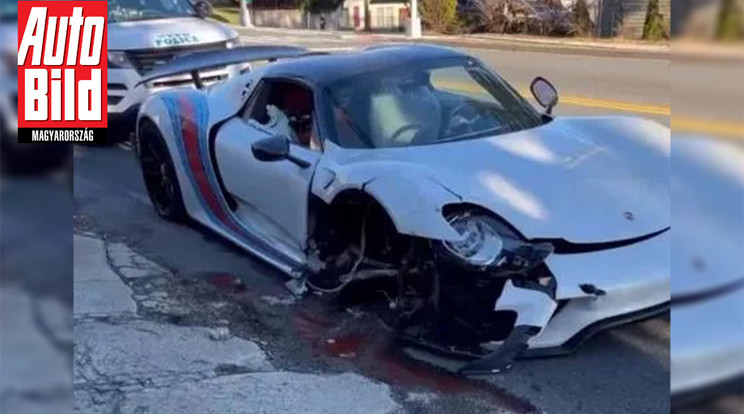 Egy gyönyörű Porsche kereke törött ki / Fotó: Auto Bild