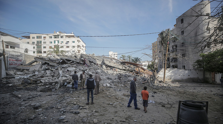 Az izraeli felderítés adatai alapján rakétákkal semmisítették meg a palesztin Hamász szervezet állásait/ Fotó: MTI EPA Mohamed Szaber 
