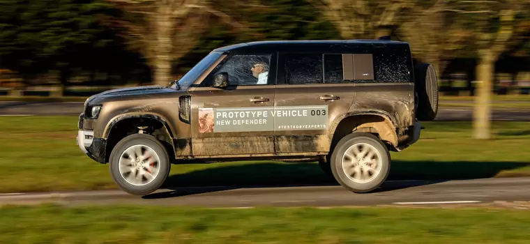 Nowy Land Rover Defender - emocjonująca pierwsza jazda na prawym fotelu