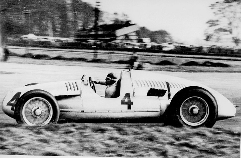 Przesunięto licytację Auto Union D-Type