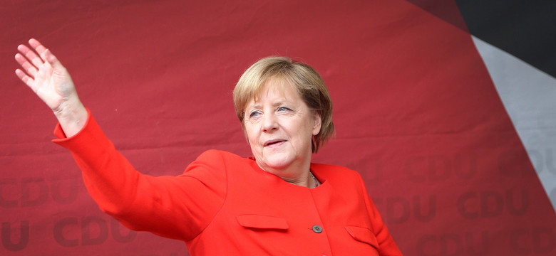 Merkel obrzucona pomidorami na wiecu w Heidelbergu