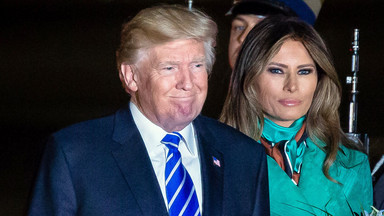 Melania Trump w świetnej stylizacji podczas przylotu do Polski. Ten płaszcz będzie hitem?