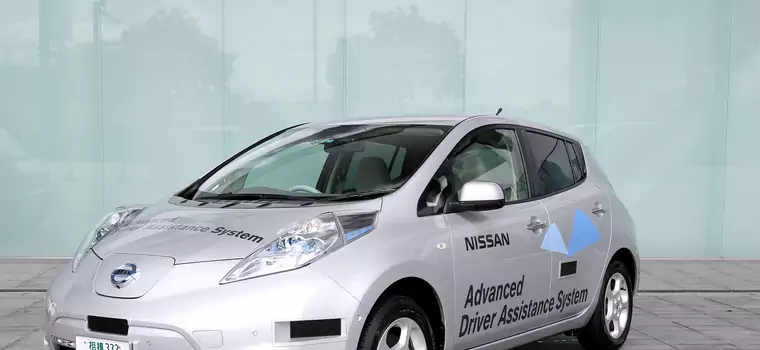 Ten Nissan Leaf jeździ bez kierowcy