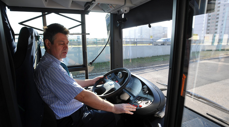 Több száz buszsofőr hiányzik a BKV gárdájából. Emelik a béreket/Fotó:MTI -Kovács Attila