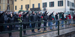 Włoscy faszyści uczcili rocznicę śmierci Mussoliniego. Kontrdemonstranci śpiewali "Bella ciao"
