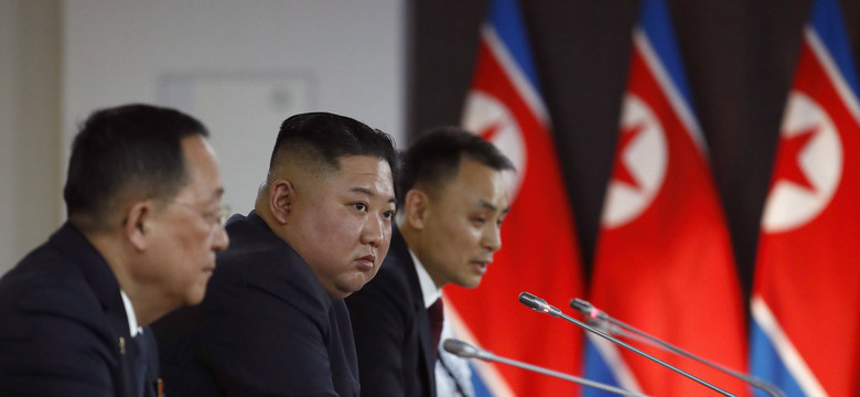 Kim Dzong Un chce "zdominować wrogie siły". Nakazał wzmocnić zdolności obronne kraju