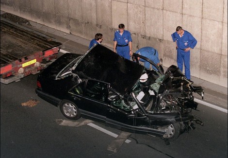 Mercedes u kome su se nalazili princeza Dajana, Dodi al Fajed i Anri Pol