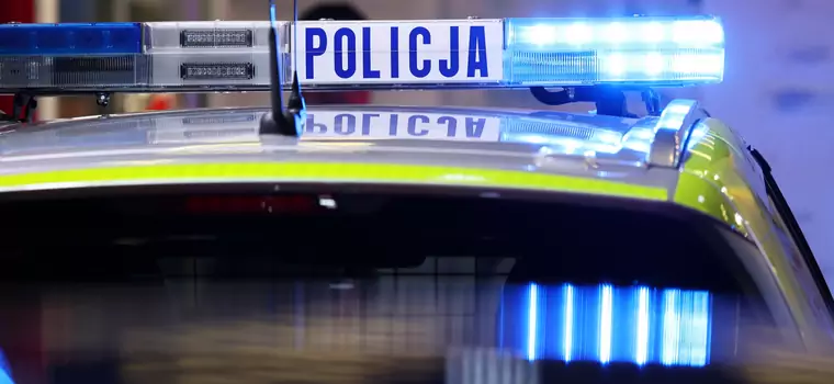 Twierdzi, że policjantka straciła pracę przez swoje wpisy. Znamy prawdę