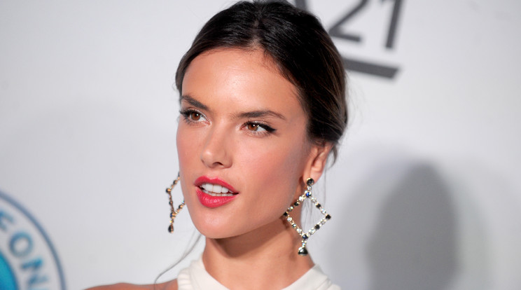 Alessandra Ambrosio újra szerelmes /Fotó: Northfoto