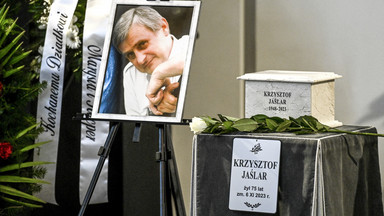 Rodzina i przyjaciele żegnają Krzysztofa Jaślara. Wśród żałobników pojawiło się wiele gwiazd