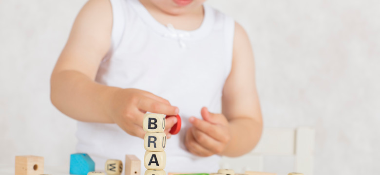 Zabawki, pasty do zębów, materace... Chemikalia, które mogą zaszkodzić rozwojowi mózgu dziecka, są niemal wszędzie