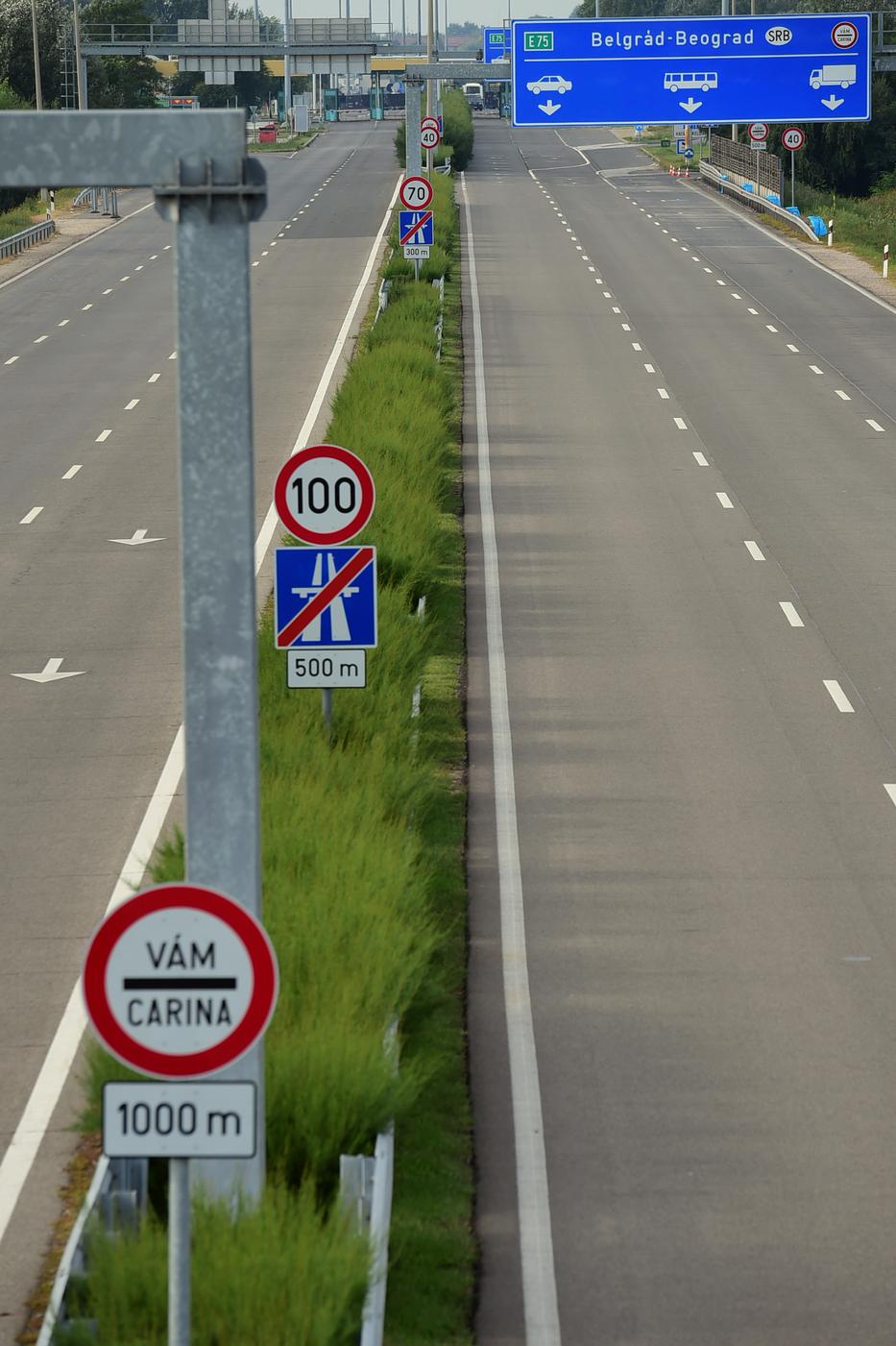 Háromsávosra bővítik az M1 és M7 autópályát / Illusztráció: AFP