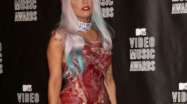 Vérfürdőt rendezett Lady Gaga