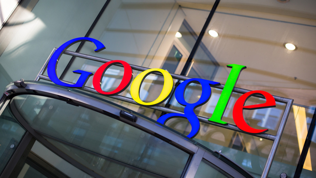 Komisja Europejska szykuje dla Google’a rekordową antymonopolową grzywnę ponad 1,1 miliarda euro za sposób prezentacji wyszukiwań dla innych niż Google Shopping portali zakupowych, pisze Nicholas Hirst z POLITICO.