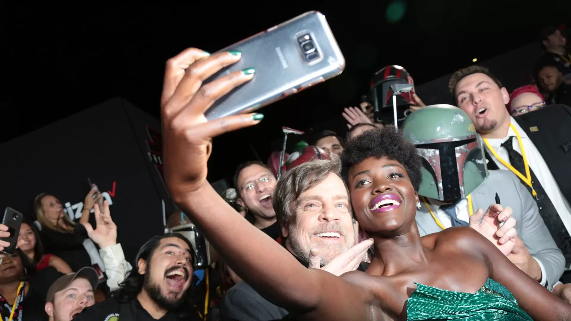 Koniec z selfie na czerwonym dywanie Cannes. I co teraz Jennifer Lawrence?