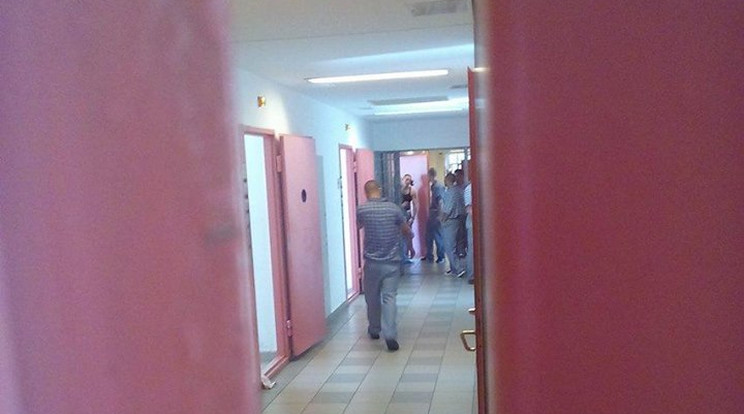 Informátorunk saját telefonjával anno megörökítette a börtönlét néhány momentumát: ez a kép a folyosón készült