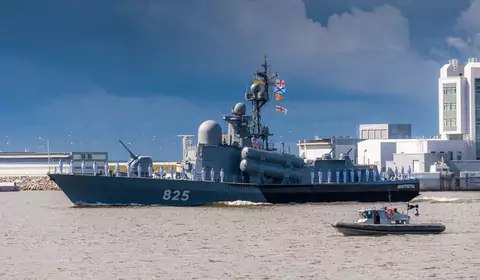 Rosyjskie fregaty atakują. Moskwa testuje skuteczność swoich rakiet
