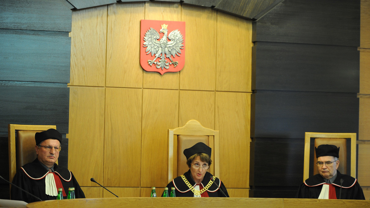 Trybunał Konstytucyjny zbada, czy kara pozbawienia wolności za znieważenie prezydenta nie stanowi zagrożenia dla wolności słowa. Pytanie prawne do TK skierował w tej sprawie w styczniu 2009 roku Sąd Okręgowy w Gdańsku.