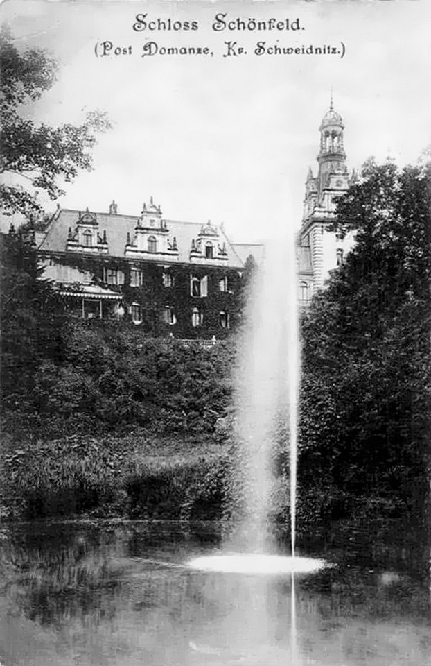 Rezydencja z fontanną na początku XX wieku