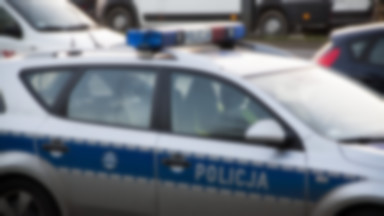 Spotkanie policji z uczniami w szkole na terenie powiatu żarskiego. Pies znalazł marihuanę