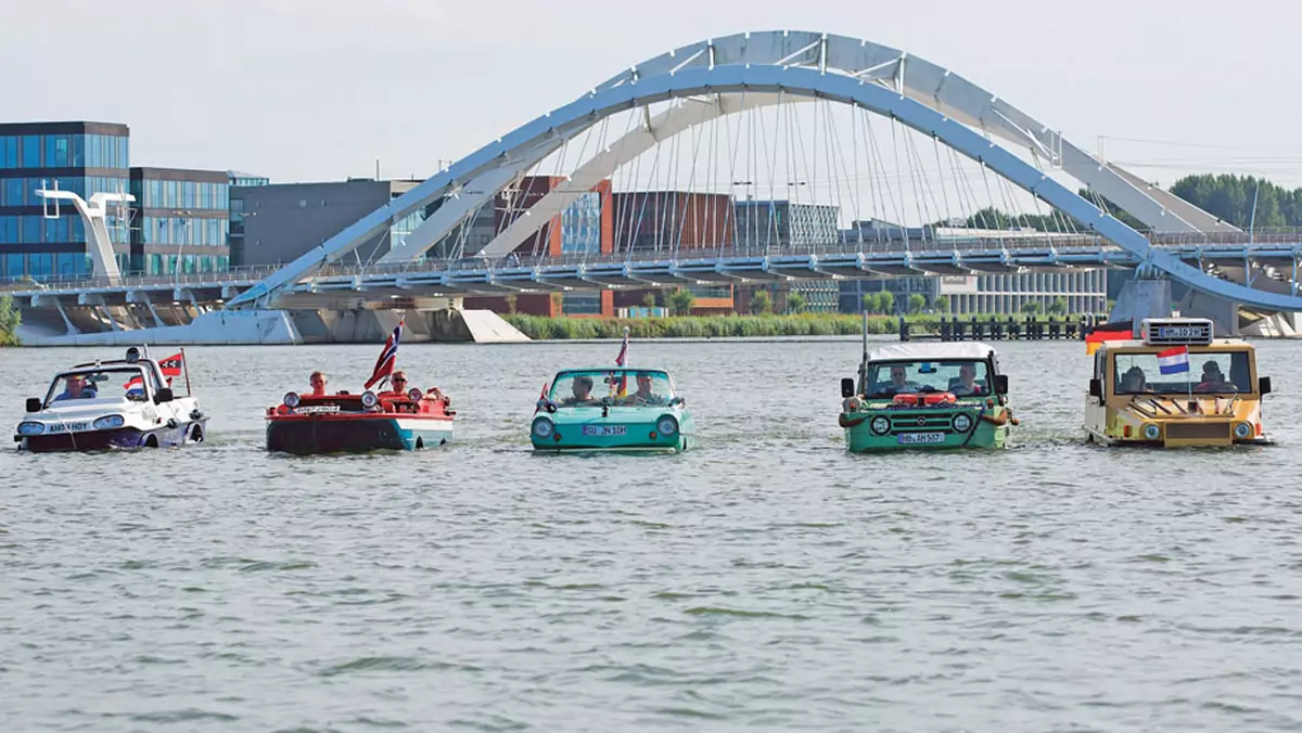 Pływające samochody - Dutton Surf, GAZ-46, Amphicar XL, Beijing Jeep i RMZ Amphi-Ranger