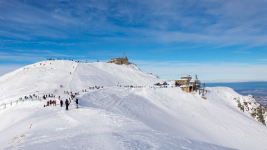 W Tatrach można jeszcze jeździć na nartach. W niektórych miejscach 150 cm śniegu