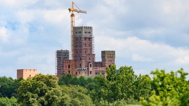 Znowu głośno o słynnym zamku w Stobnicy. Urzędnicy przegapili ważny termin