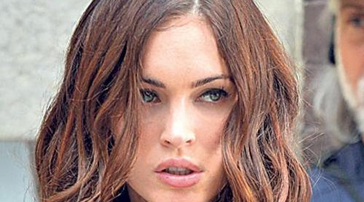 Megan Fox rejtőzködik