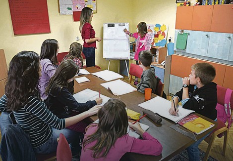 Studenti, njih 25, smenjuju se u nastavi