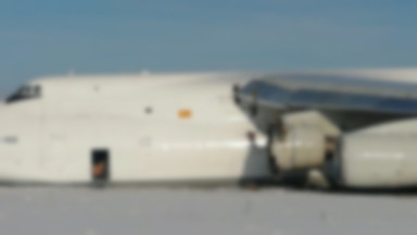Awaryjne lądowanie samolotu AN-124 Rusłan