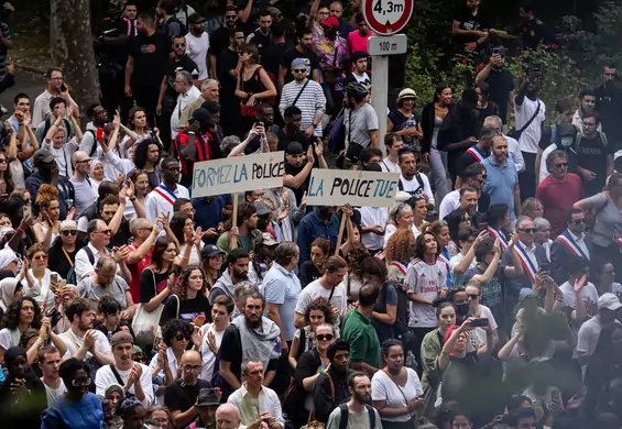 Przed strzałem powiedział: "dostaniesz kulę w głowę". Protesty we Francji