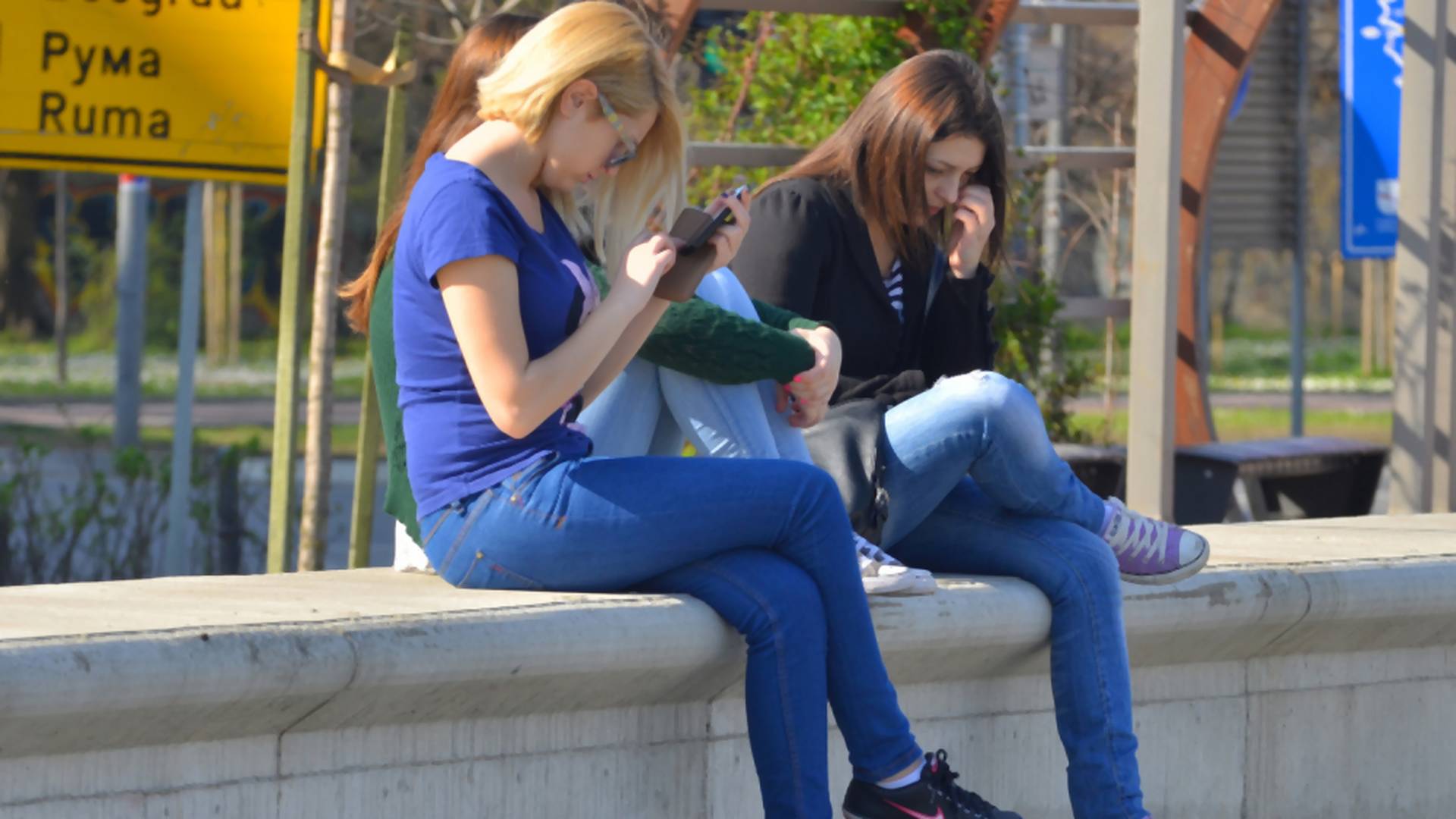 Zašto već jednom treba da umuknete o ljudima koji samo bulje u telefon