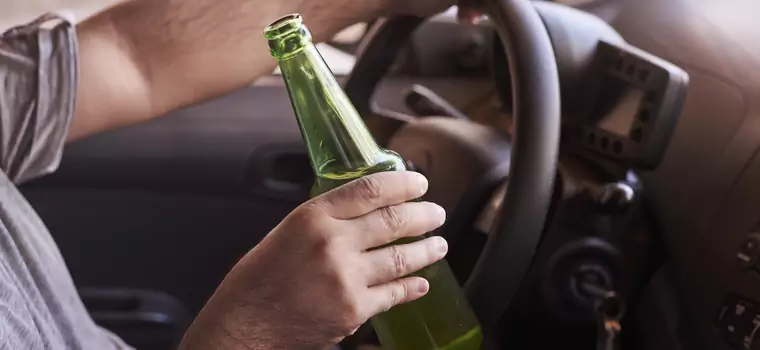 Kierowca cuchnął alkoholem, ale uniknie kary. Cierpi na rzadką chorobę
