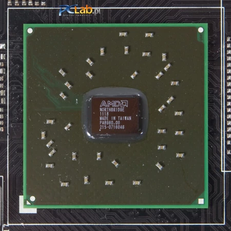 AMD 990FX w pełnej krasie (najedź myszą, żeby zobaczyć alternatywny obrazek – AMD 890FX)
