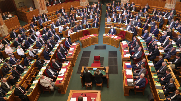 Varjú László mentelmi jogának felfüggesztéséről is döntöttek ma a parlamentben  / Illusztráció: MTI Fotó: Balogh Zoltán
