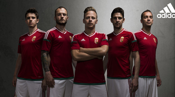 Nagy, Lovrencsics, Dzsudzsák, Gera és Juhász büszkén viselhetik a címeres dresszt /Fotó: Adidas