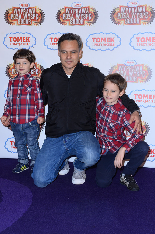Jan Wieczorkowski z synami na premierze filmu