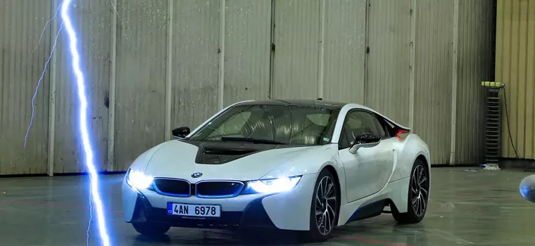 BMW i8 - samochód z piorunującym wrażeniem