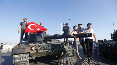 Turcja: moment kapitulacji części puczystów